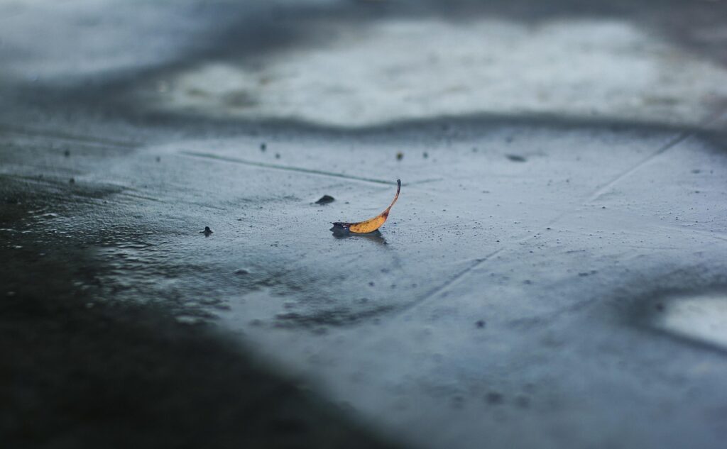 つむじが目立つ髪型をカバーするスタイリング方法は？