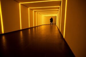 忙しい朝に頭頂部のハゲを隠す方法は？