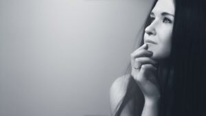 つむじハゲを明るい髪色で上手に隠す方法は？